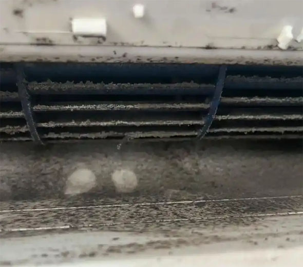 潘集空调吹的风有股烧焦味是怎么回事